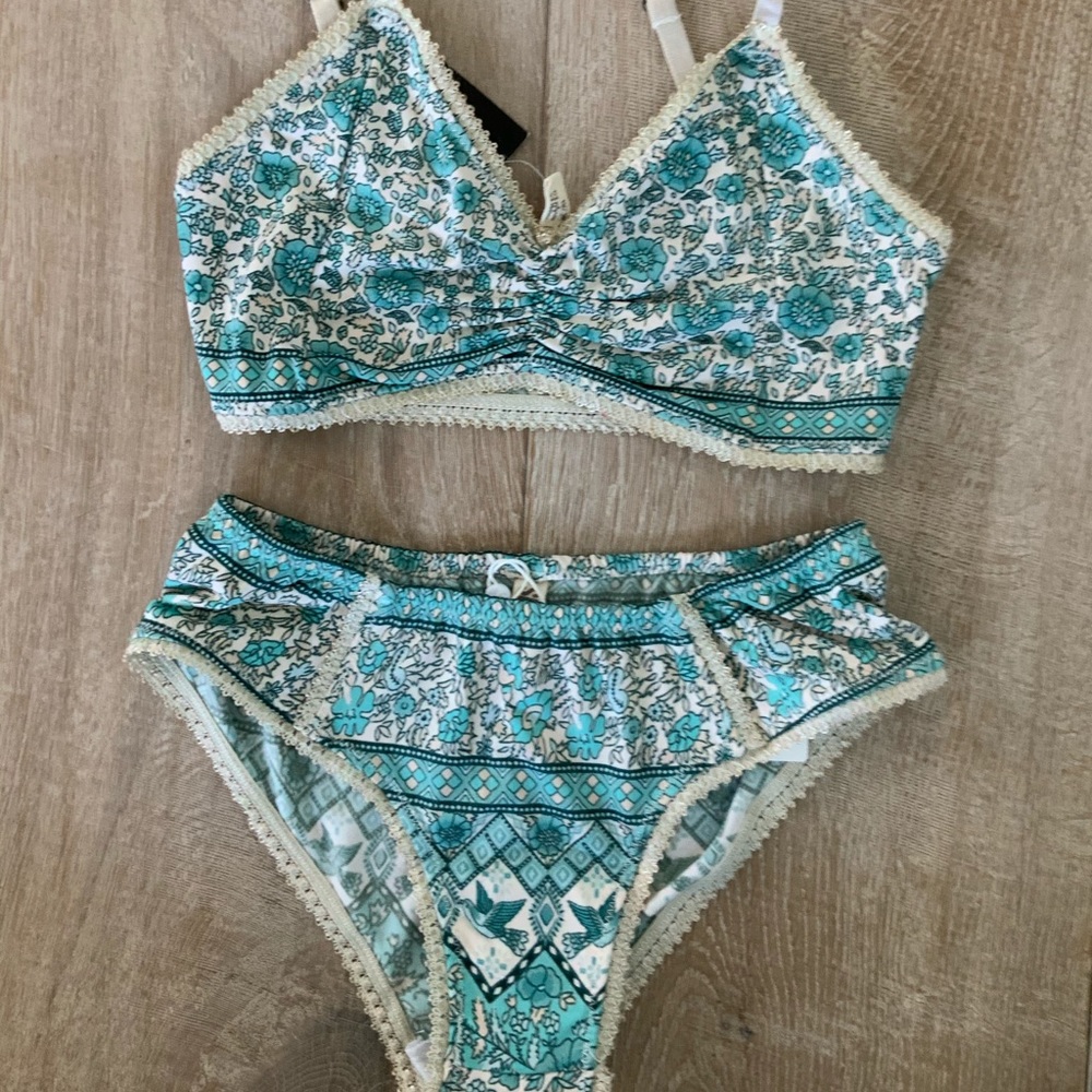 NWT Spell Kombi Sage Intimates